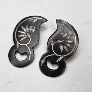 Siam Sterling Silver Inlaid Floral Flower Vintage Clip Earrings Black Stone